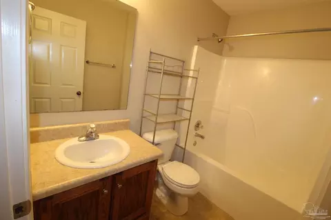 Bath - 5501 Riviera Dr, Milton, FL 32583 photo 3 of 3