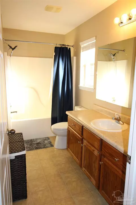 Bath - 5501 Riviera Dr, Milton, FL 32583 photo 1 of 3