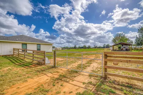 Exterior - 3517 Godwin Rd, Jay, FL 32565 photo 8 of 22