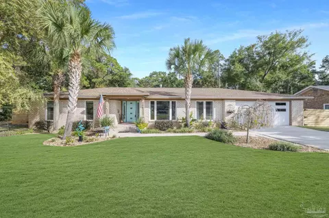 208 S Sunset Blvd, Gulf Breeze, FL 32561