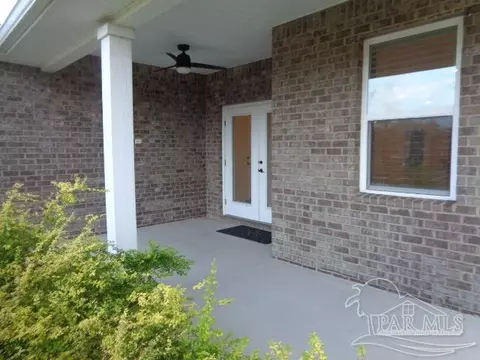 Exterior - 4149 Upper Walk Ln, Milton, FL 32583 photo 4 of 11