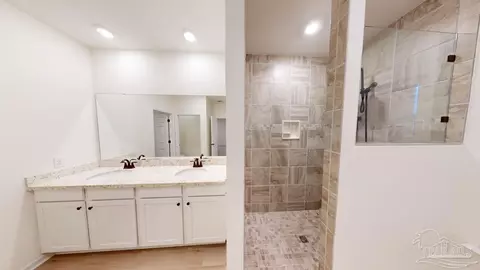Bath - 4149 Upper Walk Ln, Milton, FL 32583 photo 1 of 1