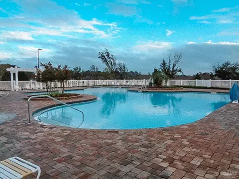 Exterior - 4149 Upper Walk Ln, Milton, FL 32583 photo 8 of 11