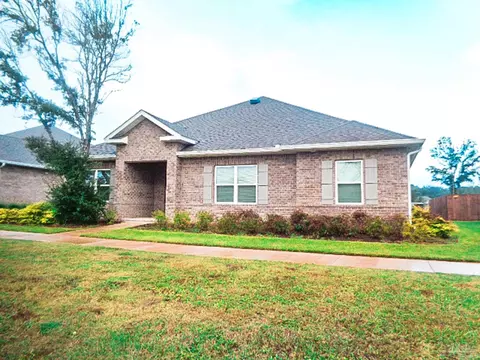 Exterior - 4149 Upper Walk Ln, Milton, FL 32583 photo 2 of 11
