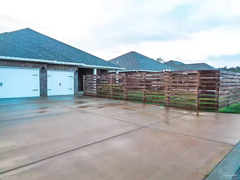 Exterior - 4149 Upper Walk Ln, Milton, FL 32583 photo 7 of 11