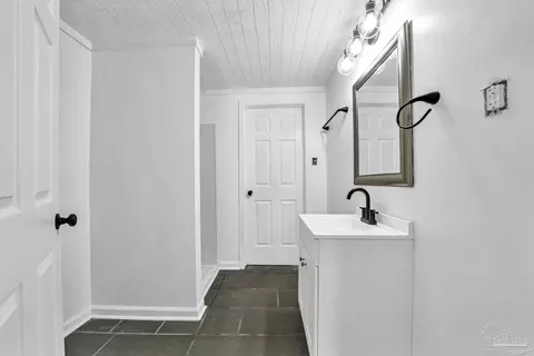 Bath - 8700 Hwy 97 A, Mcdavid, FL 32568 photo 9 of 9