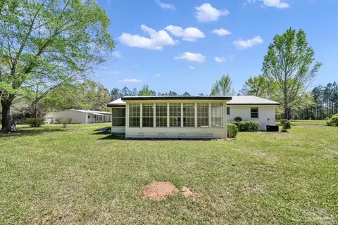 Exterior - 8700 Hwy 97 A, Mcdavid, FL 32568 photo 5 of 9