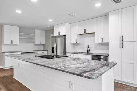Kitchen - 8700 Hwy 97 A, Mcdavid, FL 32568 photo 1 of 2