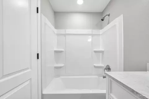 Bath - 8700 Hwy 97 A, Mcdavid, FL 32568 photo 4 of 9