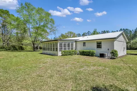 Exterior - 8700 Hwy 97 A, Mcdavid, FL 32568 photo 4 of 9