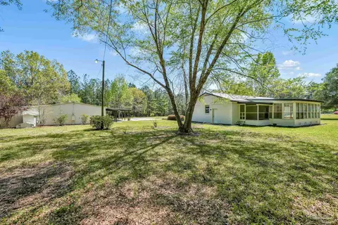 Exterior - 8700 Hwy 97 A, Mcdavid, FL 32568 photo 6 of 9