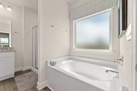 Bath - 4902 Mallard Ct, Pace, FL 32571 photo 2 of 2