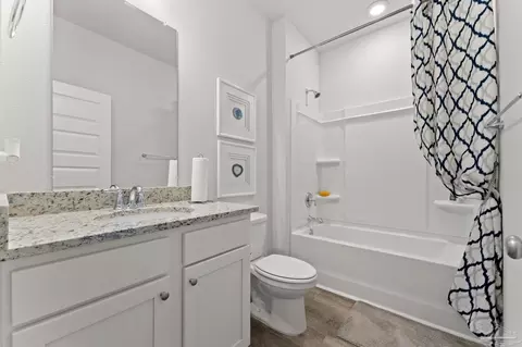 Bath - 4902 Mallard Ct, Pace, FL 32571 photo 1 of 2