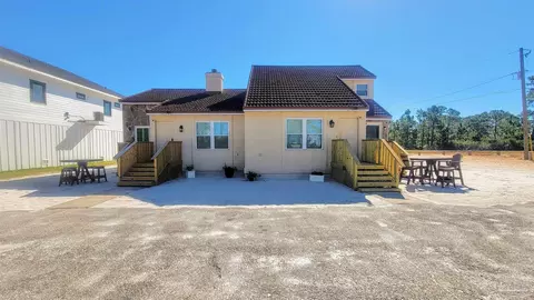 14477 14479 River Rd, Pensacola, FL 32507