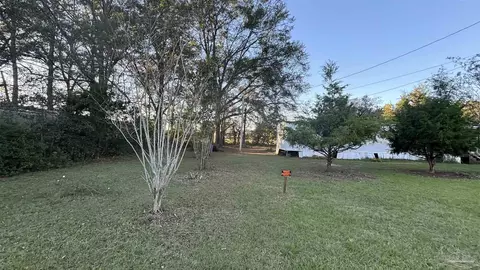 3984 Mccutchin Dr, Jay, FL 32565 photo 2