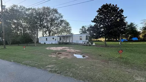 3984 Mccutchin Dr, Jay, FL 32565 photo 3