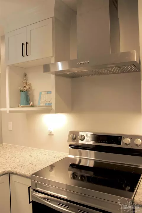 Kitchen - 4448 Pine Villa Cir, Pace, FL 32571 photo 16 of 17