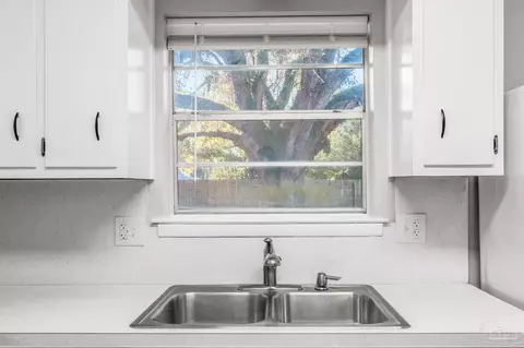 Kitchen - 4549 Brian St, Pace, FL 32571 photo 4 of 4