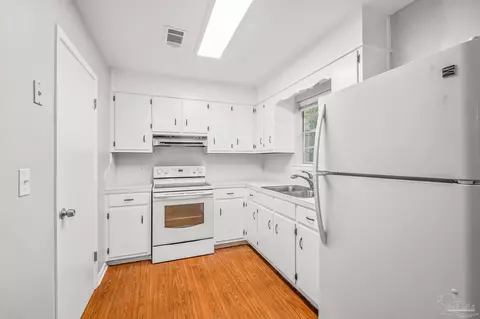Kitchen - 4549 Brian St, Pace, FL 32571 photo 1 of 4