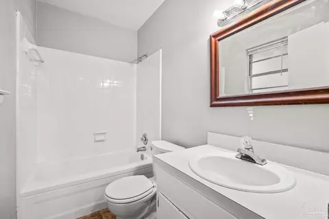 Bath - 4549 Brian St, Pace, FL 32571 photo 3 of 4