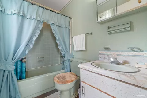 Bath - 1506 Dads Rd, Baker, FL 32531 photo 2 of 2