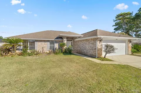 2138 Cheshire Ct, Navarre, FL 32566