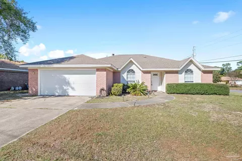 9000 Bluebay Ln, Pensacola, FL 32506