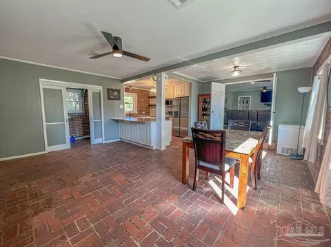 Dining - 6668 Maple St, Milton, FL 32570 photo 4 of 4
