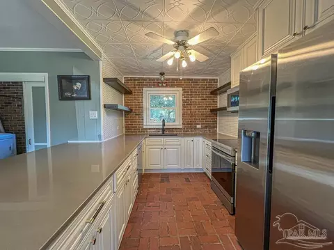 Kitchen - 6668 Maple St, Milton, FL 32570 photo 3 of 4