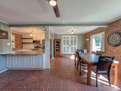 Dining - 6668 Maple St, Milton, FL 32570 photo 2 of 4