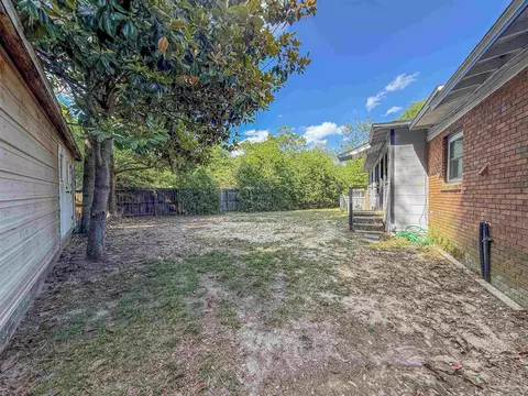 Exterior - 6668 Maple St, Milton, FL 32570 photo 3 of 4