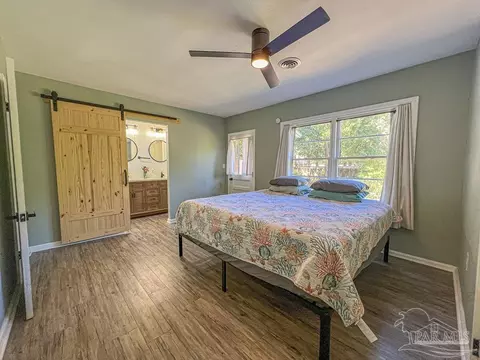 Bedroom - 6668 Maple St, Milton, FL 32570 photo 2 of 4