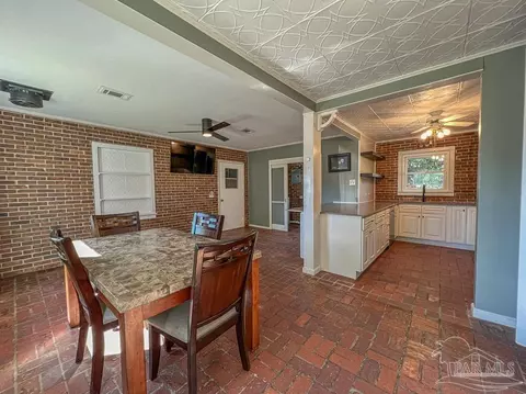 Dining - 6668 Maple St, Milton, FL 32570 photo 3 of 4