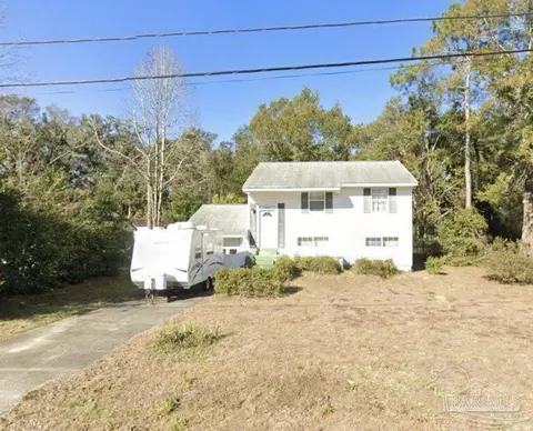 2117 Pullman Cir, Pensacola, FL 32526
