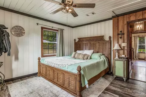 110 Glover Rd, Century, FL 32535 photo 4
