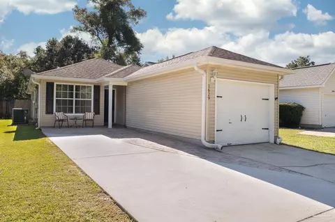1629 Governors Dr, Pensacola, FL 32514