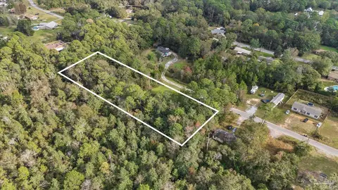 802 Benjulyn Rd, Cantonment, FL 32533 photo 4