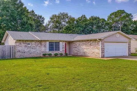 5555 Chantilly Cir, Milton, FL 32583