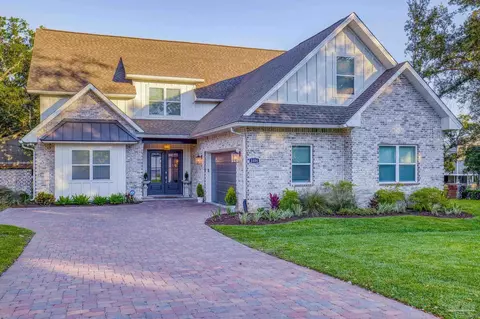 1404 E Shores Blvd, Gulf Breeze, FL 32563