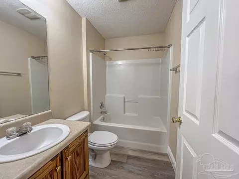 Bath - 6263 Anderson Ln, Milton, FL 32570 photo 2 of 2