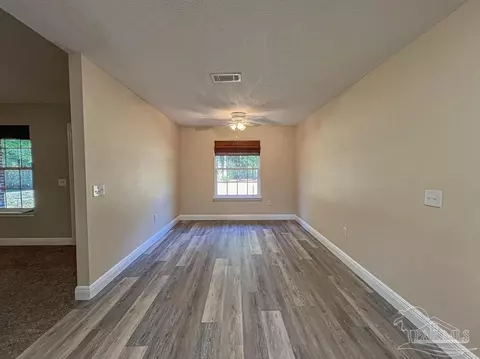 Living - 6263 Anderson Ln, Milton, FL 32570 photo 4 of 5