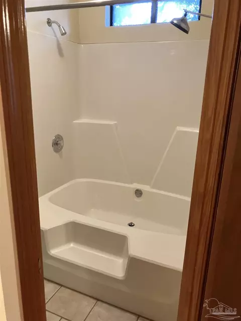 Bath - 5105 Bradford Dr, Pace, FL 32571 photo 2 of 2