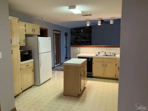 Kitchen - 5105 Bradford Dr, Pace, FL 32571 photo 1 of 4