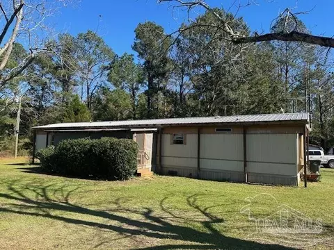 102 Brown Rd, Mcdavid, FL 32568