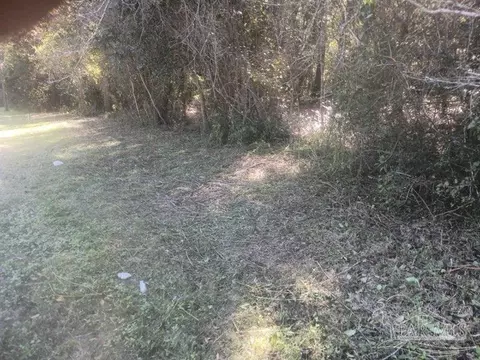 3245 Blanche Ln, Pensacola, FL 32507