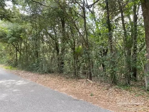 000 Cora St, Milton, FL 32570