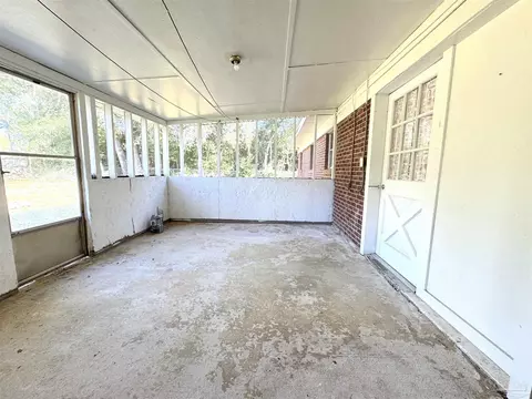 Exterior - 6442 Julia Dr, Milton, FL 32570 photo 4 of 7