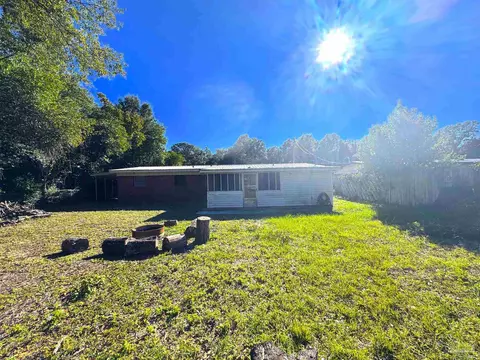 Exterior - 6442 Julia Dr, Milton, FL 32570 photo 5 of 7