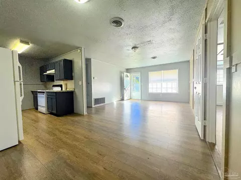Living - 6442 Julia Dr, Milton, FL 32570 photo 2 of 4
