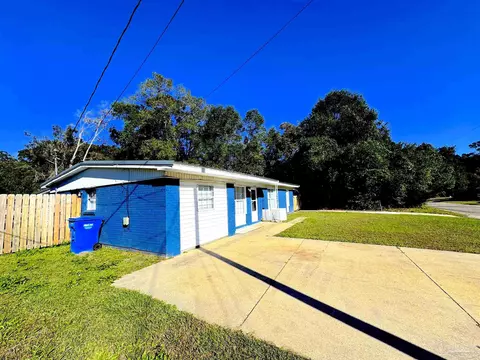 Exterior - 6442 Julia Dr, Milton, FL 32570 photo 1 of 7